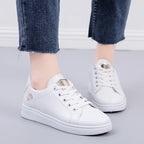 Damen bestickte PU-Leder-Sneaker 2026 – Atmungsaktive Schnürschuhe für den Alltag