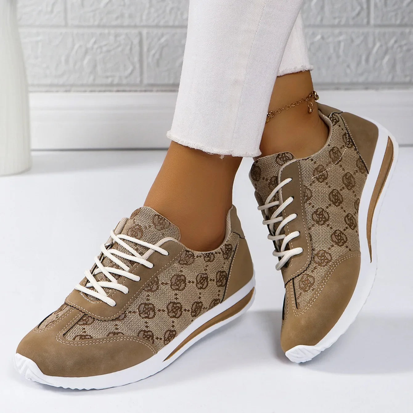 Damskie sneakersy z krzyżowanymi paskami – oddychające casualowe płaskie buty do chodzenia