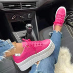 Damskie białe sneakersy na platformie – masywne modne buty na sznurowadła