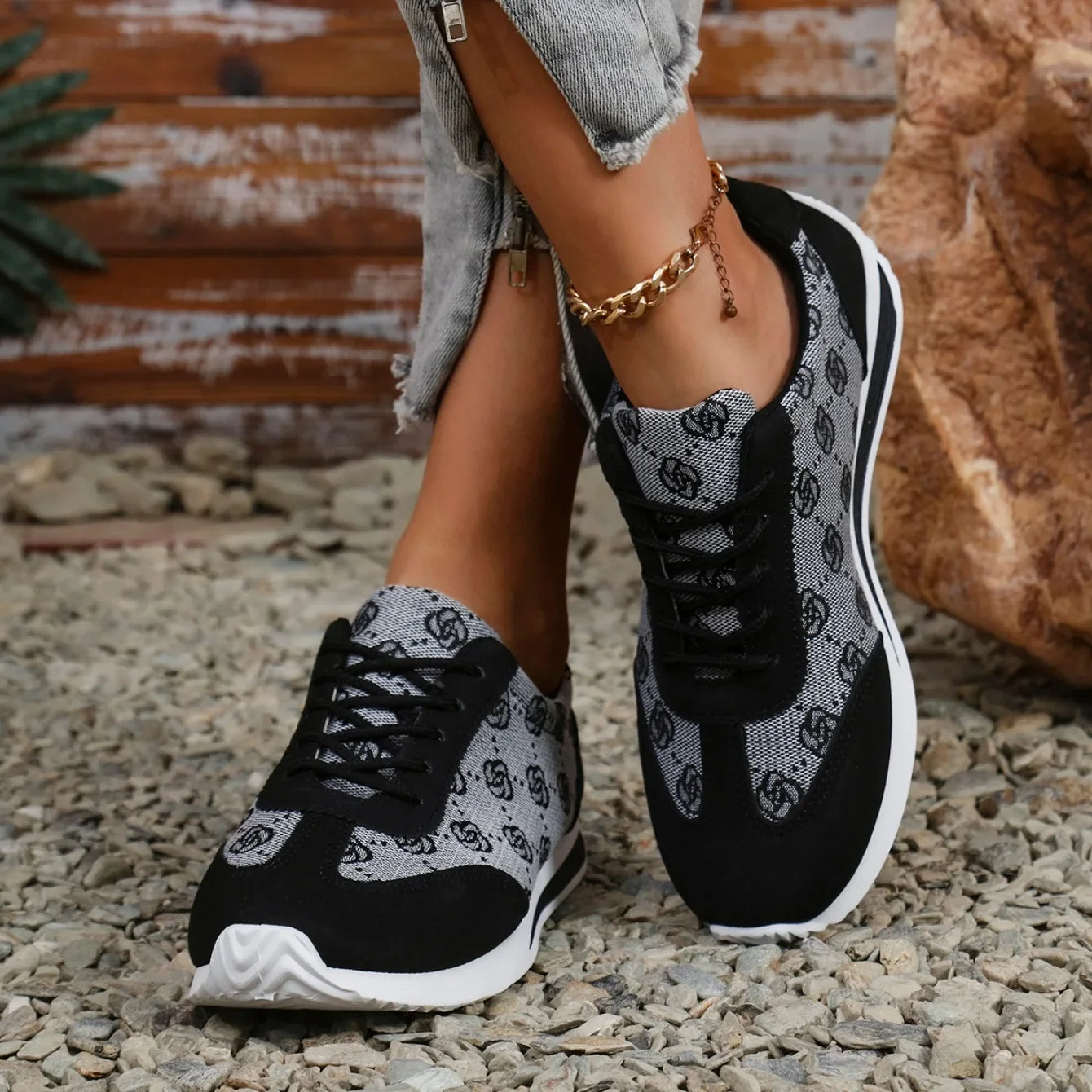 Damskie sneakersy z krzyżowanymi paskami – oddychające casualowe płaskie buty do chodzenia