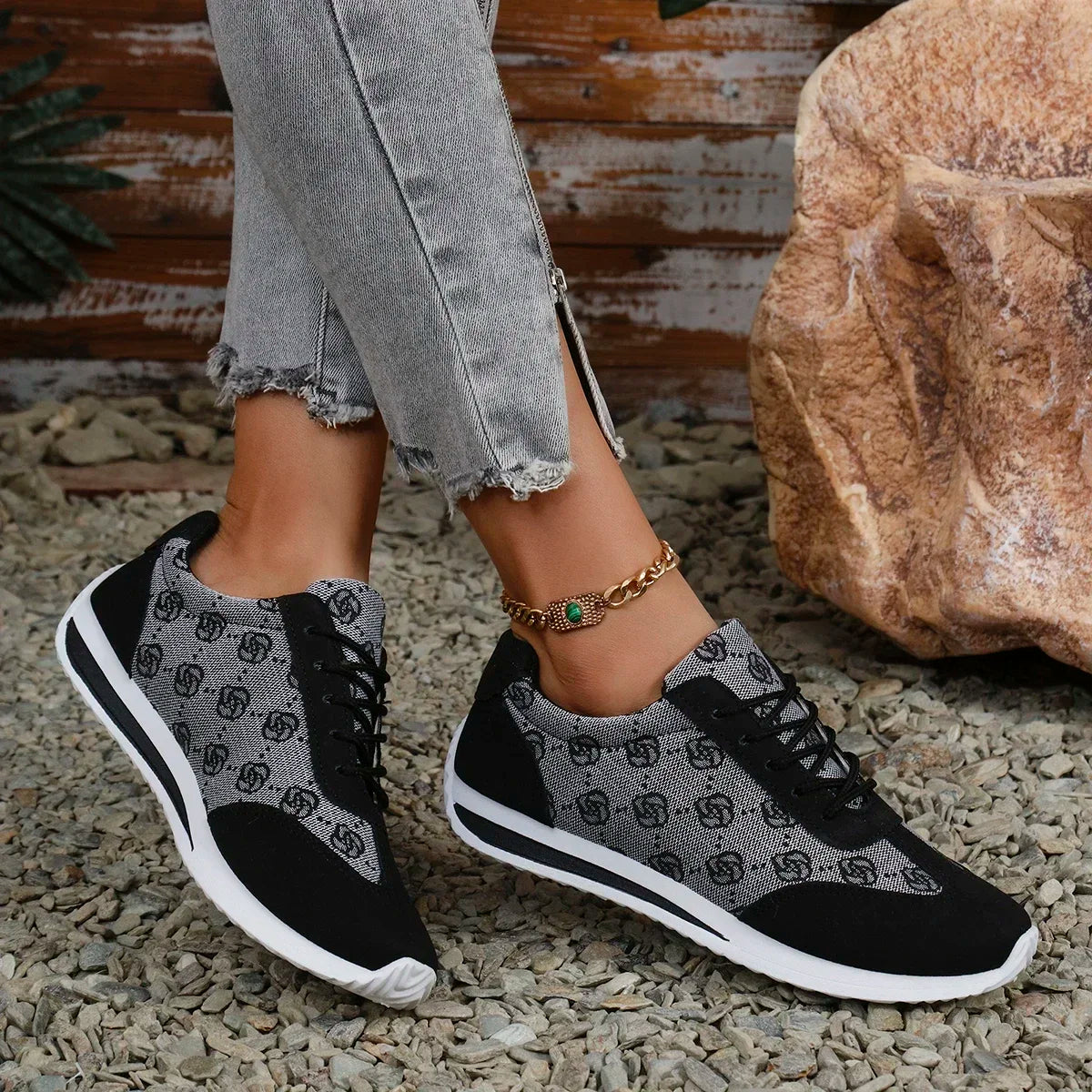 Damskie sneakersy z krzyżowanymi paskami – oddychające casualowe płaskie buty do chodzenia